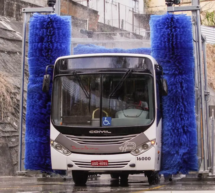 Máquina automática para lavagem de ônibus no Rio de Janeiro